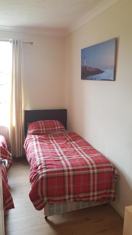 Ardrossan 2 Bedroom Flat מראה חיצוני תמונה