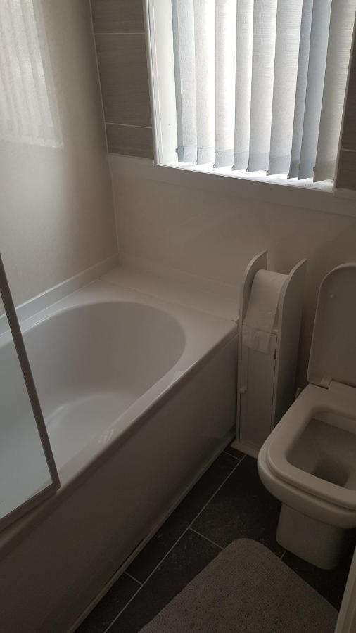 Ardrossan 2 Bedroom Flat מראה חיצוני תמונה